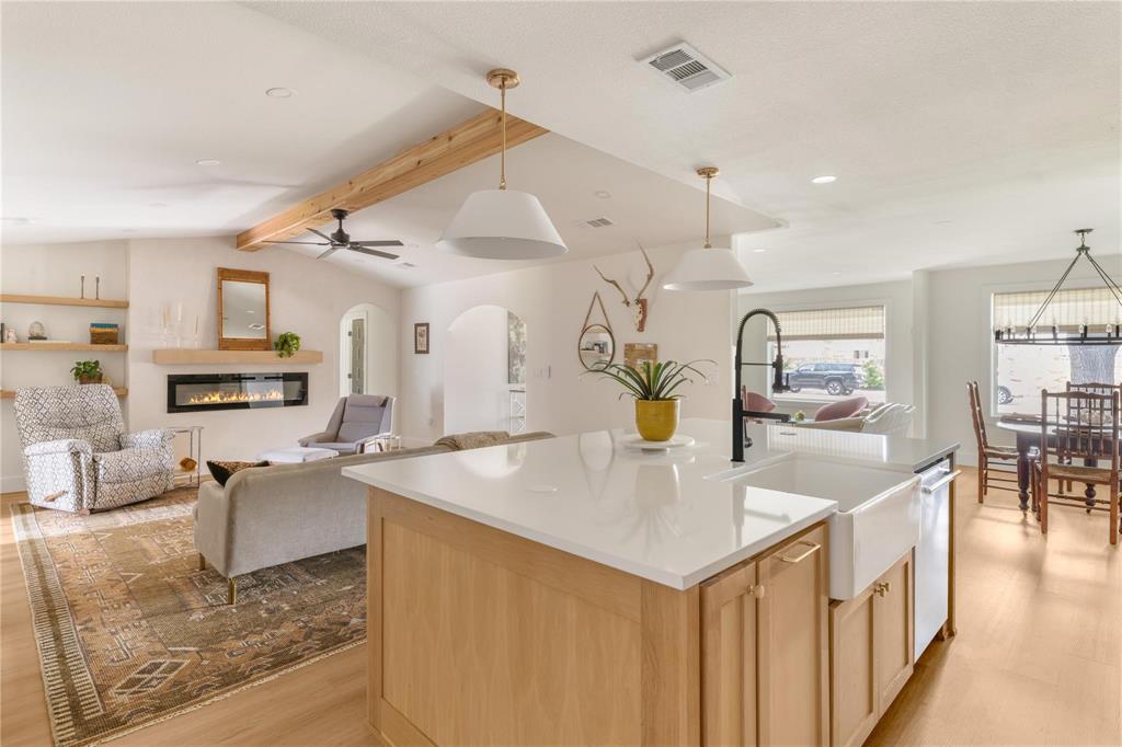 7322 Hunnicut Road Dallas, TX 75227 - Photo 7 of 25 Gallery Image 7
