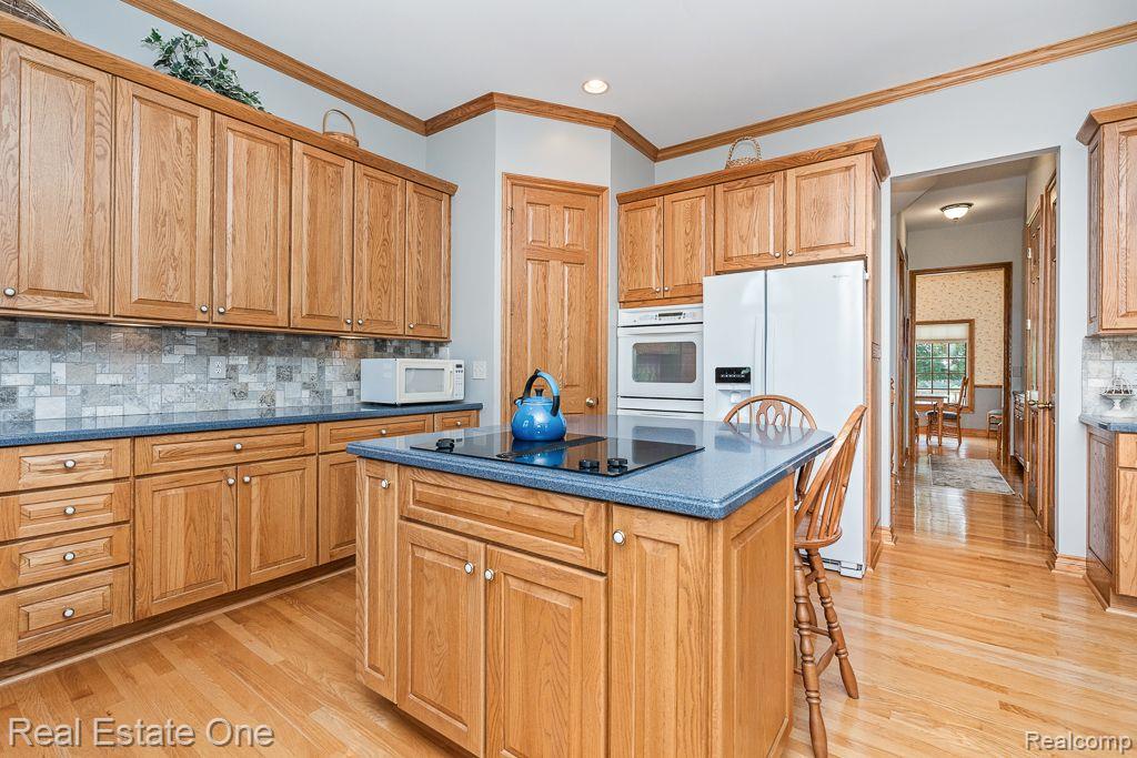 617 Foxwood Trail Rochester, MI 48306 - Photo 22 of 76