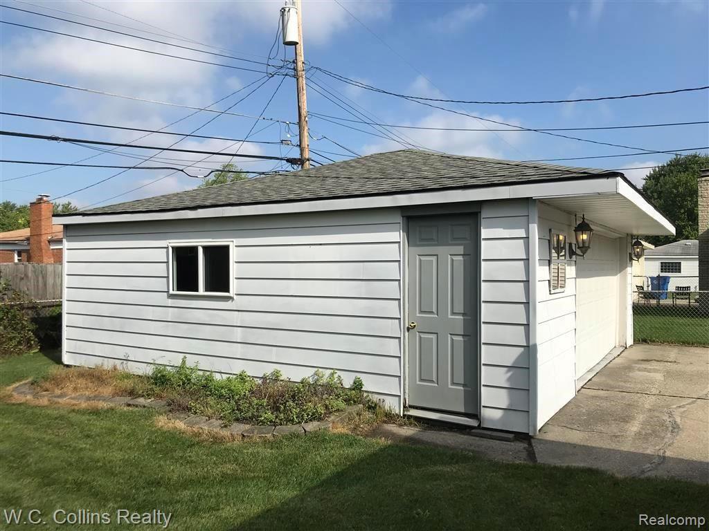 31641 Hayes Road Warren, MI 48088 - Photo 6 of 22 2019-08-21 10.18