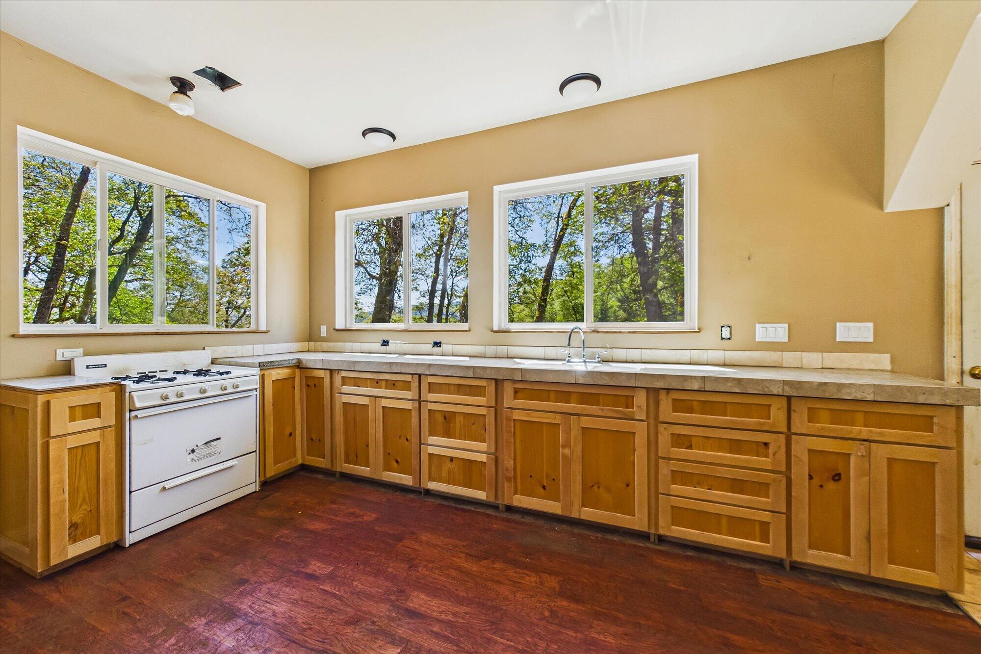 101 Gasline Road Bridgeville, CA 95526 - Photo 48 of 51