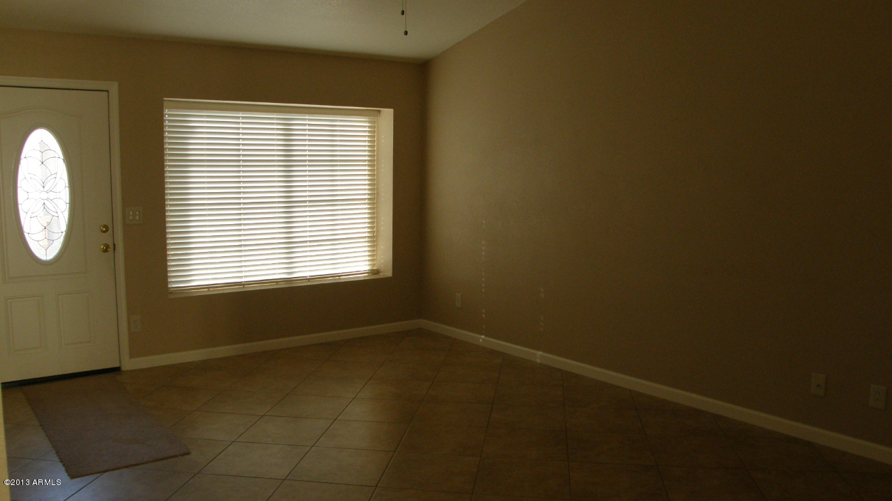 1055 North Recker Road, Unit 1029 Mesa, AZ 85205 - Photo 2 of 15 Living Room