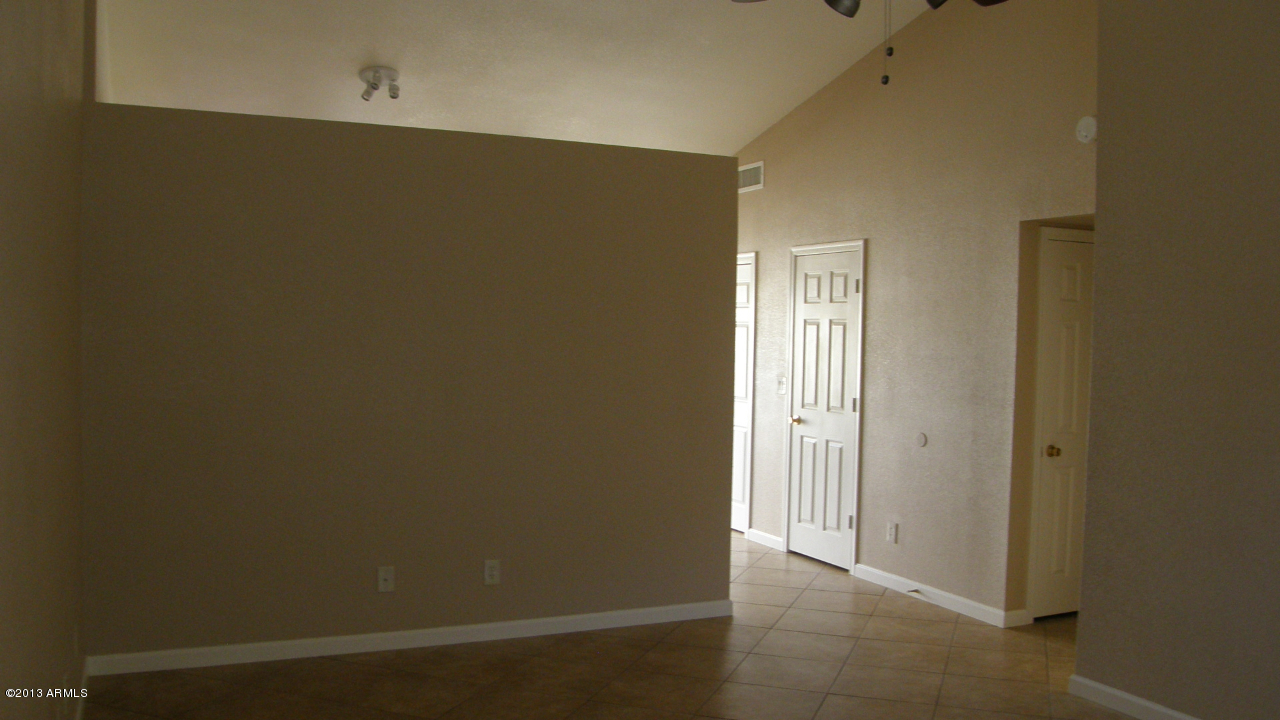 1055 North Recker Road, Unit 1029 Mesa, AZ 85205 - Photo 3 of 15 Living Area