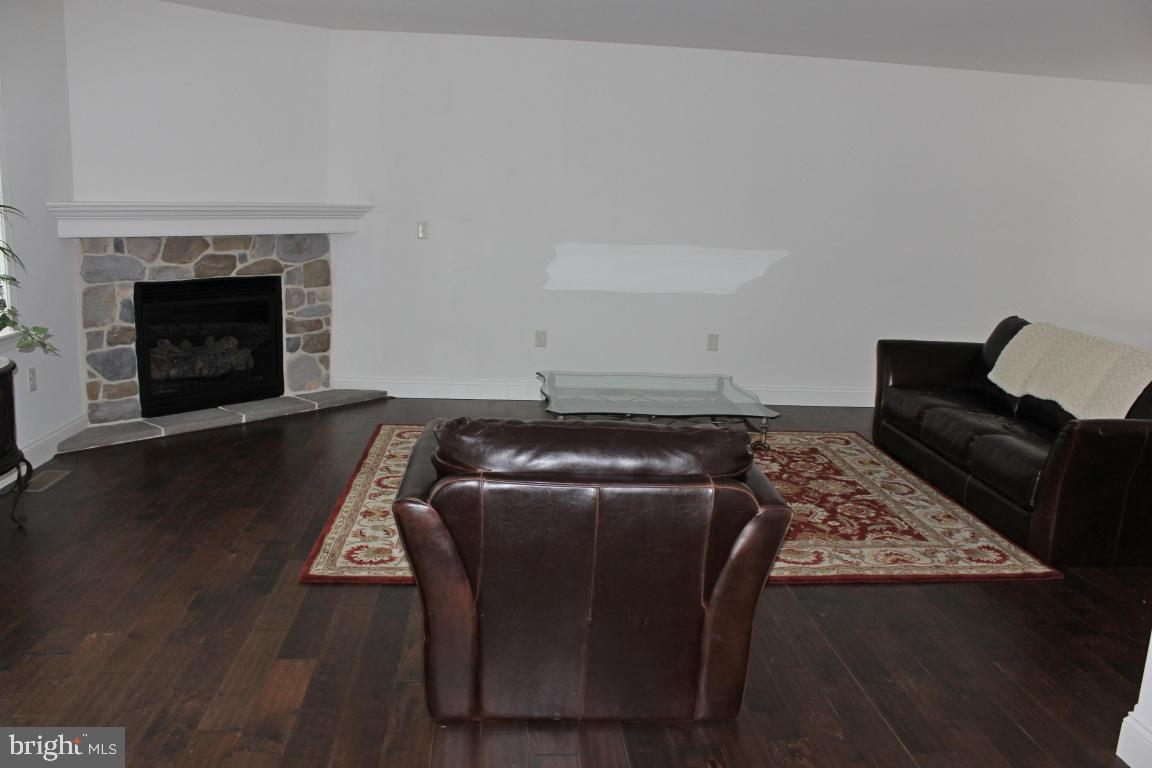 315 B Owl Hill Road Lititz, PA 17543 - Photo 4 of 21