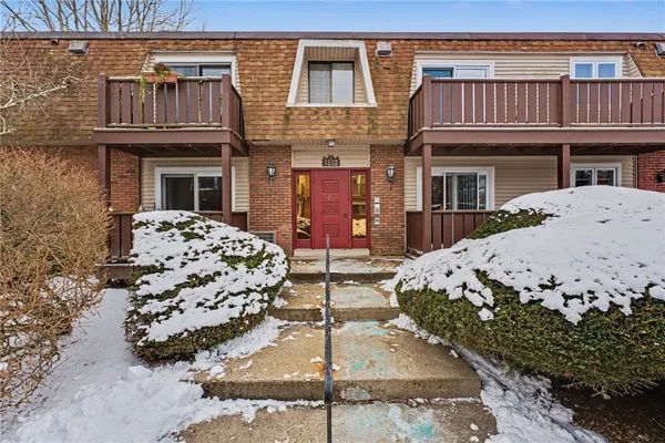 $180,000 | 25 School Street, Unit 3S, Westerly, RI 02891