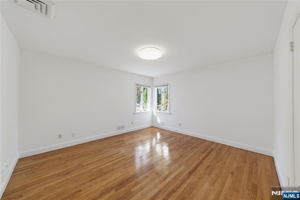 495 Bluff Road Fort Lee, NJ 07024 - Photo 12 of 37 Gallery Image 12