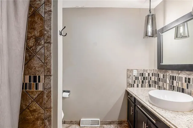 $299,900 | 2918 Kimbrough Lane, St. Joseph, MO 64506