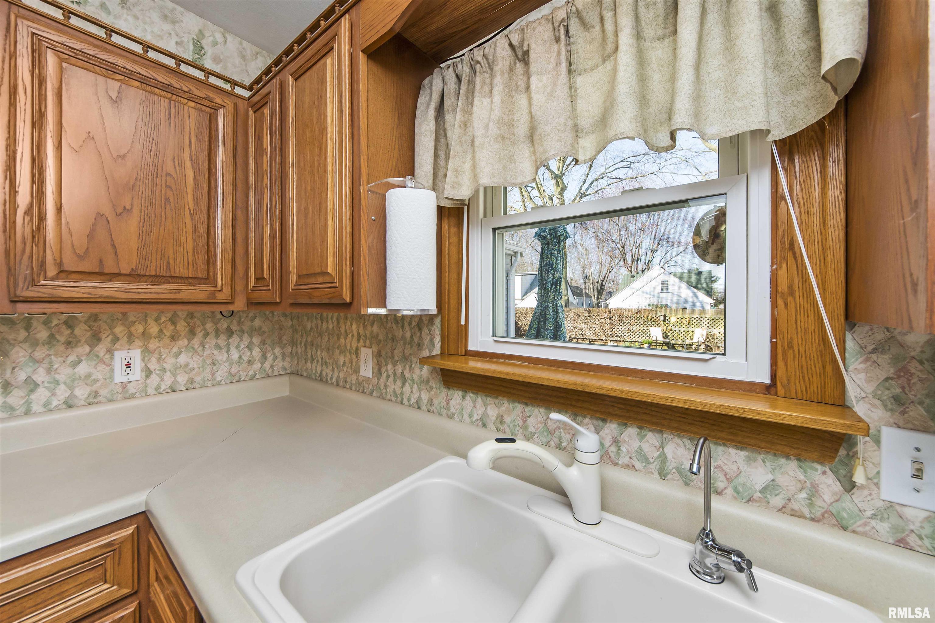 317 Barbara Road Pekin, IL 61554 - Photo 12 of 38 Gallery Image 12