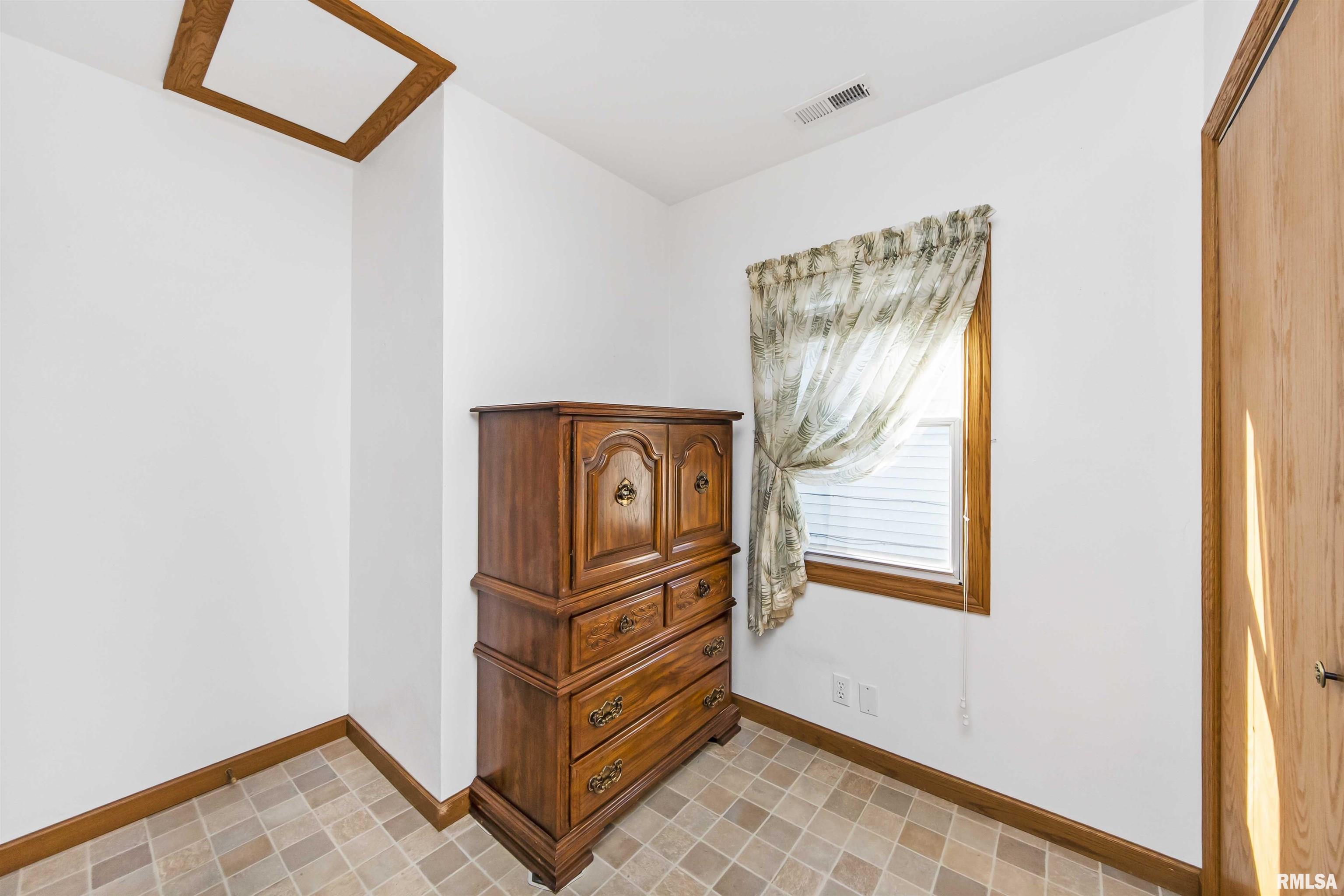 317 Barbara Road Pekin, IL 61554 - Photo 24 of 38 Gallery Image 24