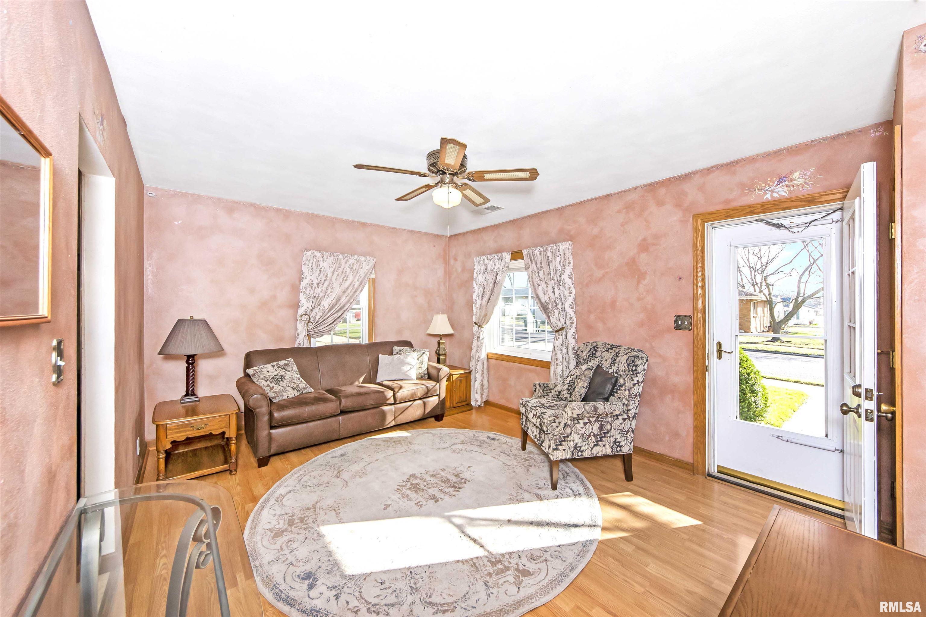 317 Barbara Road Pekin, IL 61554 - Photo 5 of 38 Gallery Image 5