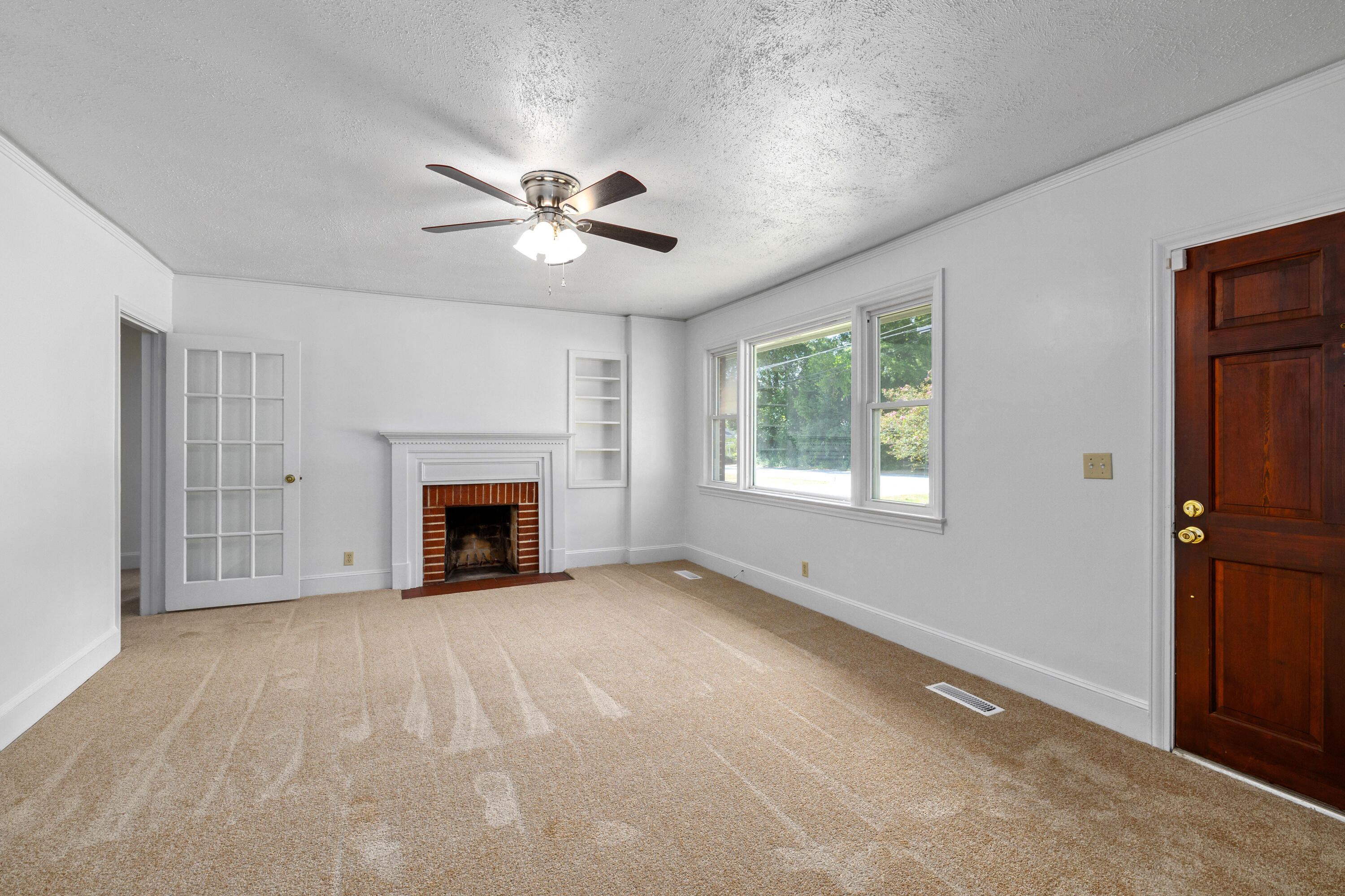 526 Mattison Avenue Sumter, SC 29150 - Photo 2 of 32