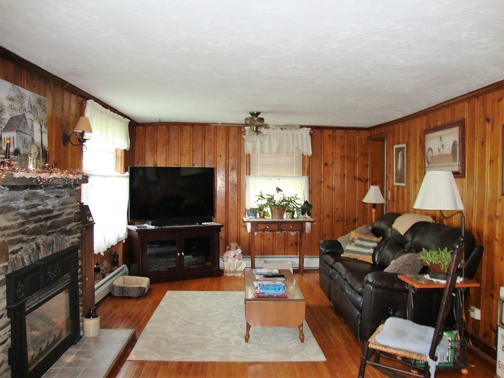 187 New Boston Road Sturbridge, MA 01566 - Photo 13 of 27