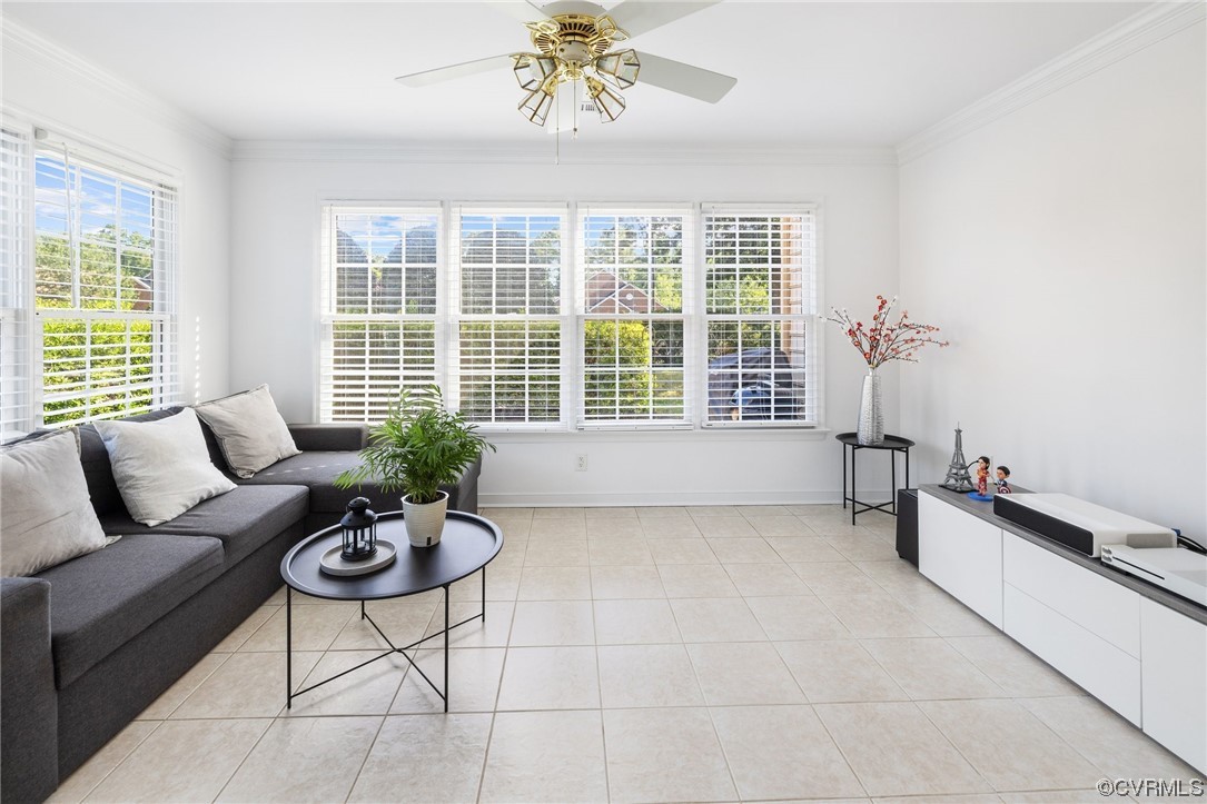 5000 Park Commons Loop Glen Allen, VA 23059 - Photo 14 of 32 a living room with furniture and a potted plant