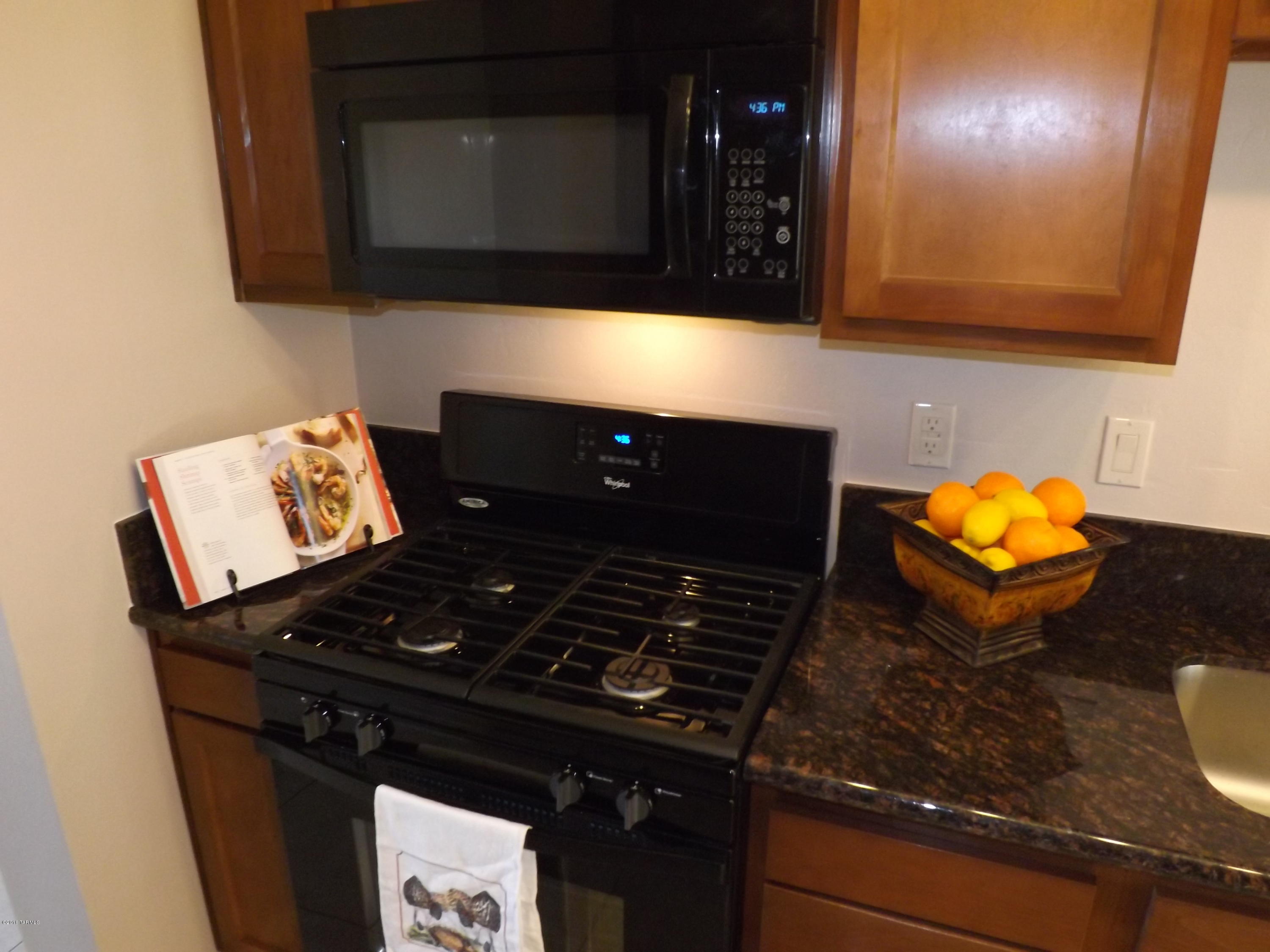2235 South Miramonte Stravenue Tucson, AZ 85713 - Photo 8 of 34