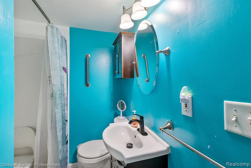 1460 Courtland Boulevard Rochester, MI 48307 - Photo 14 of 23