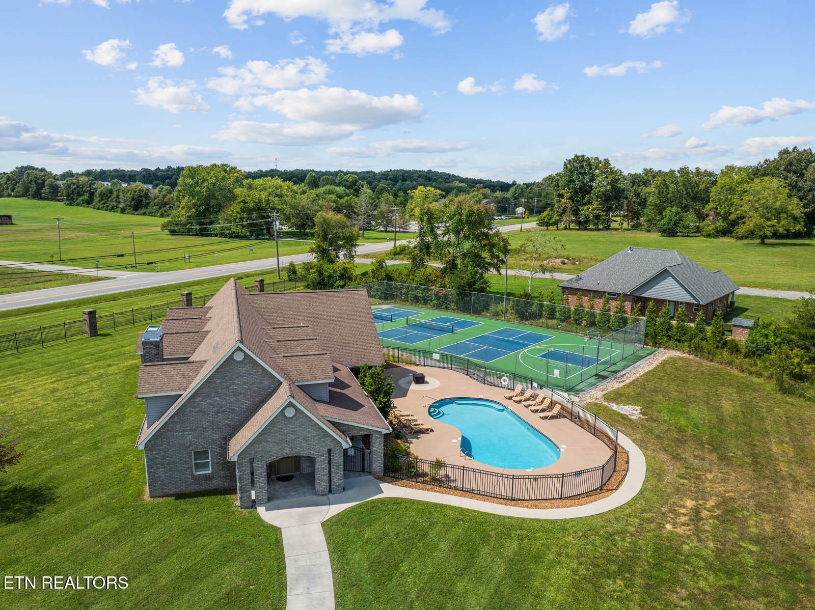 49 Tomlon Road Crossville, TN 38555 - Photo 12 of 25 Gallery Image 12