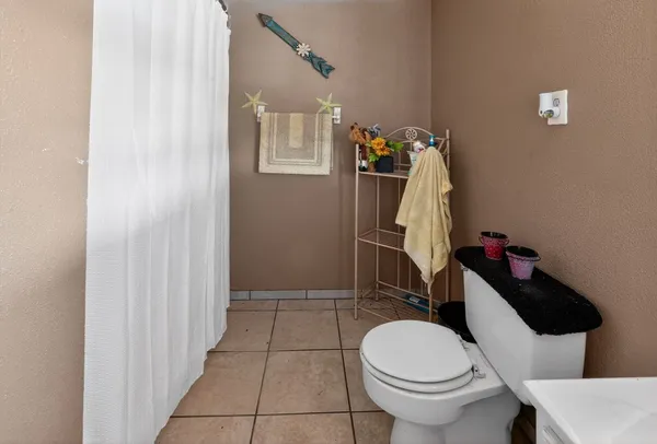 $131,500 | 329 North Briscoe Avenue, Tulia, TX 79088