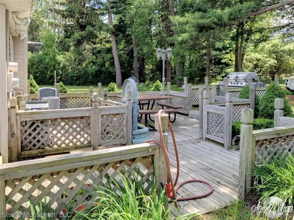 8727 Lakeshore Road Lexington, MI 48450 - Photo 6 of 34 in love.jpg