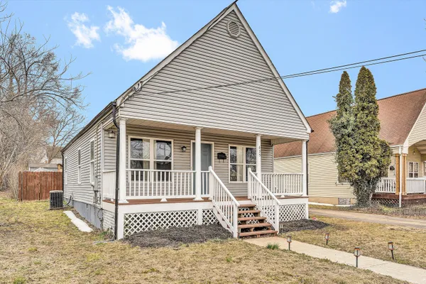 $224,900 | 635 Queen Avenue Northwest, Roanoke, VA 24012
