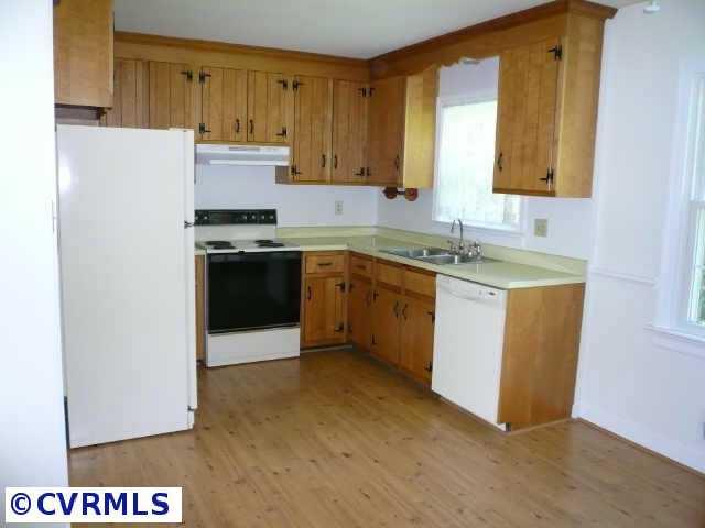 808 Ryder Road Richmond, VA 23235 - Photo 4 of 7 Other - Kitchen