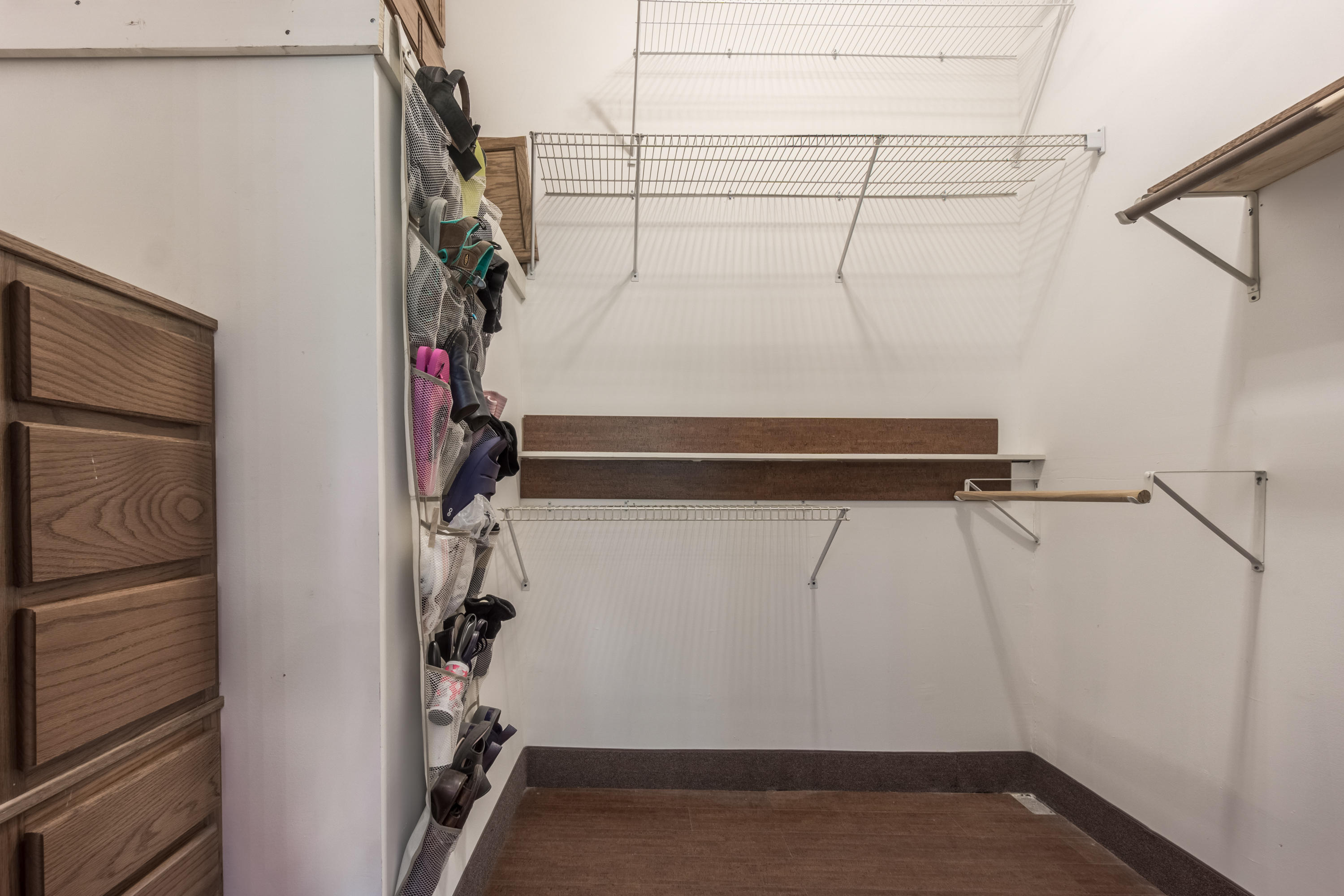 6661 Sandswitch Road Hixson, TN 37343 - Photo 27 of 57 Master walk in closet