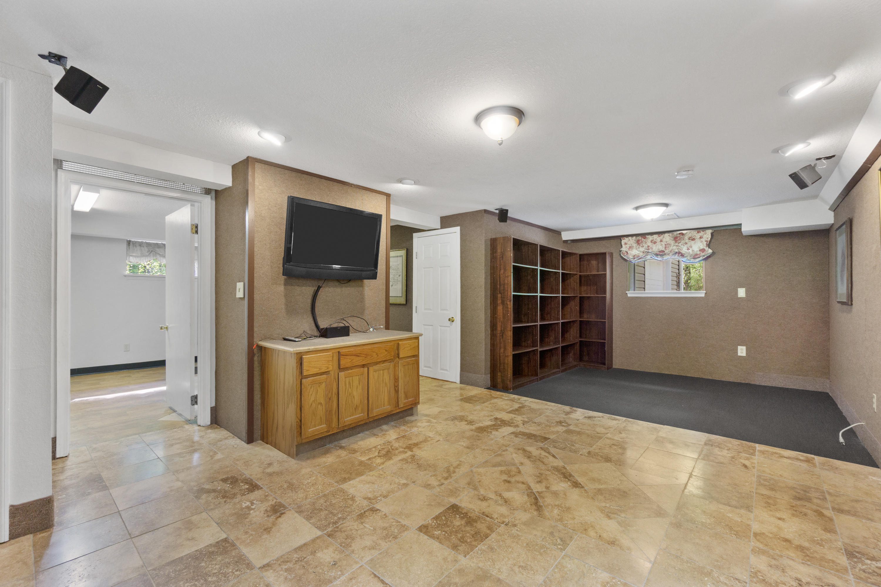 6661 Sandswitch Road Hixson, TN 37343 - Photo 42 of 57 Large rec room in basement