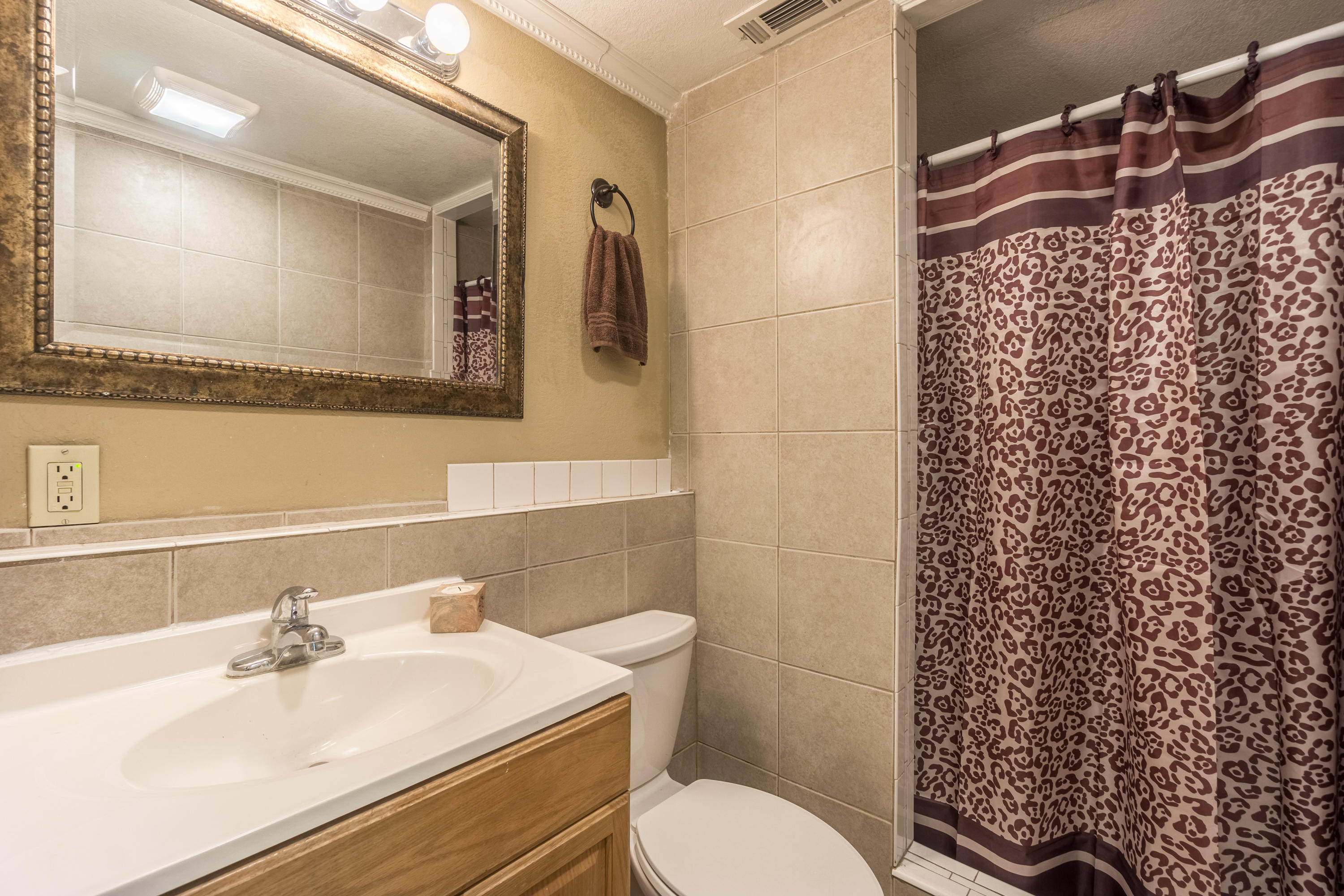 6661 Sandswitch Road Hixson, TN 37343 - Photo 46 of 57 Downstairs bath room