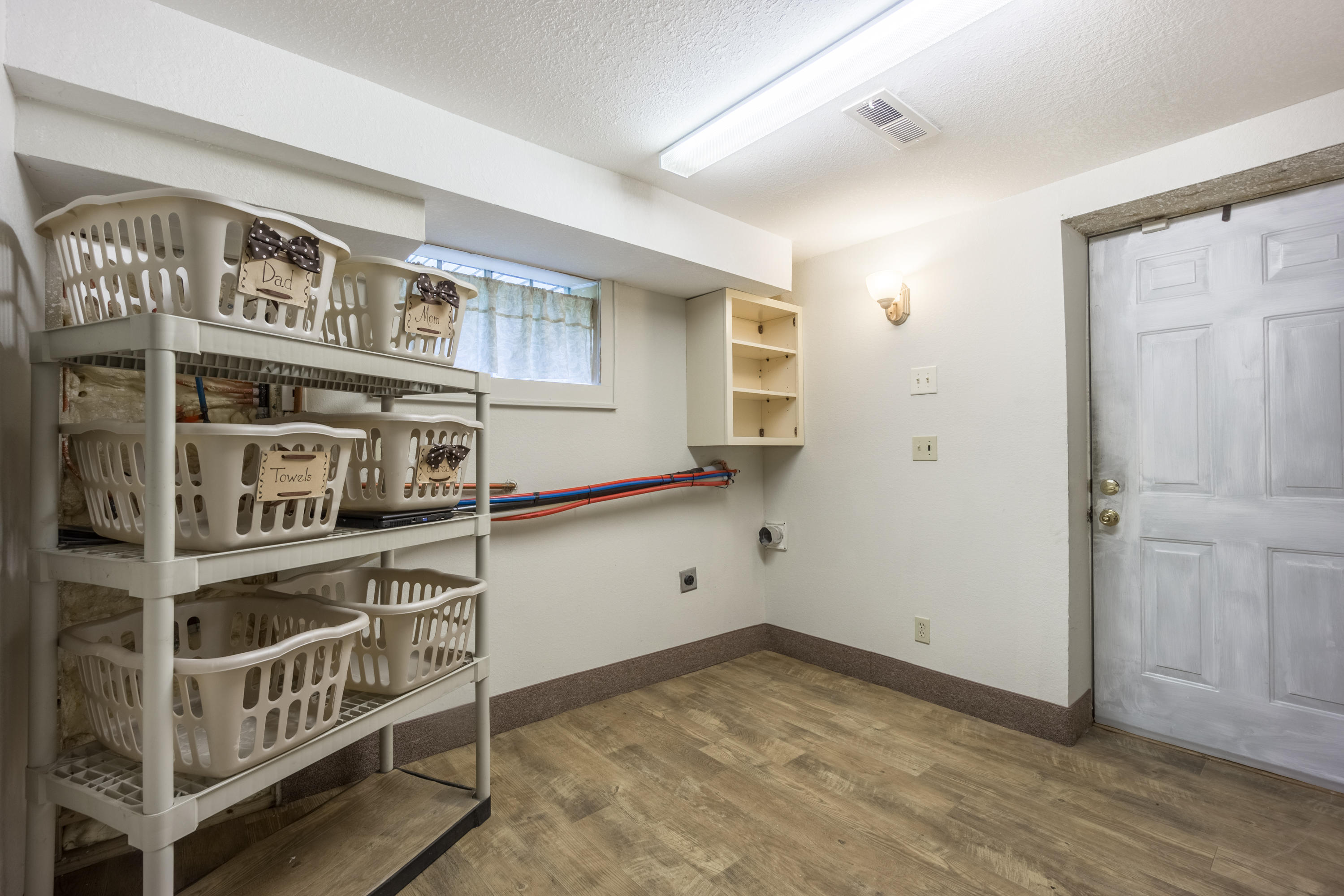 6661 Sandswitch Road Hixson, TN 37343 - Photo 47 of 57 Large laundry room