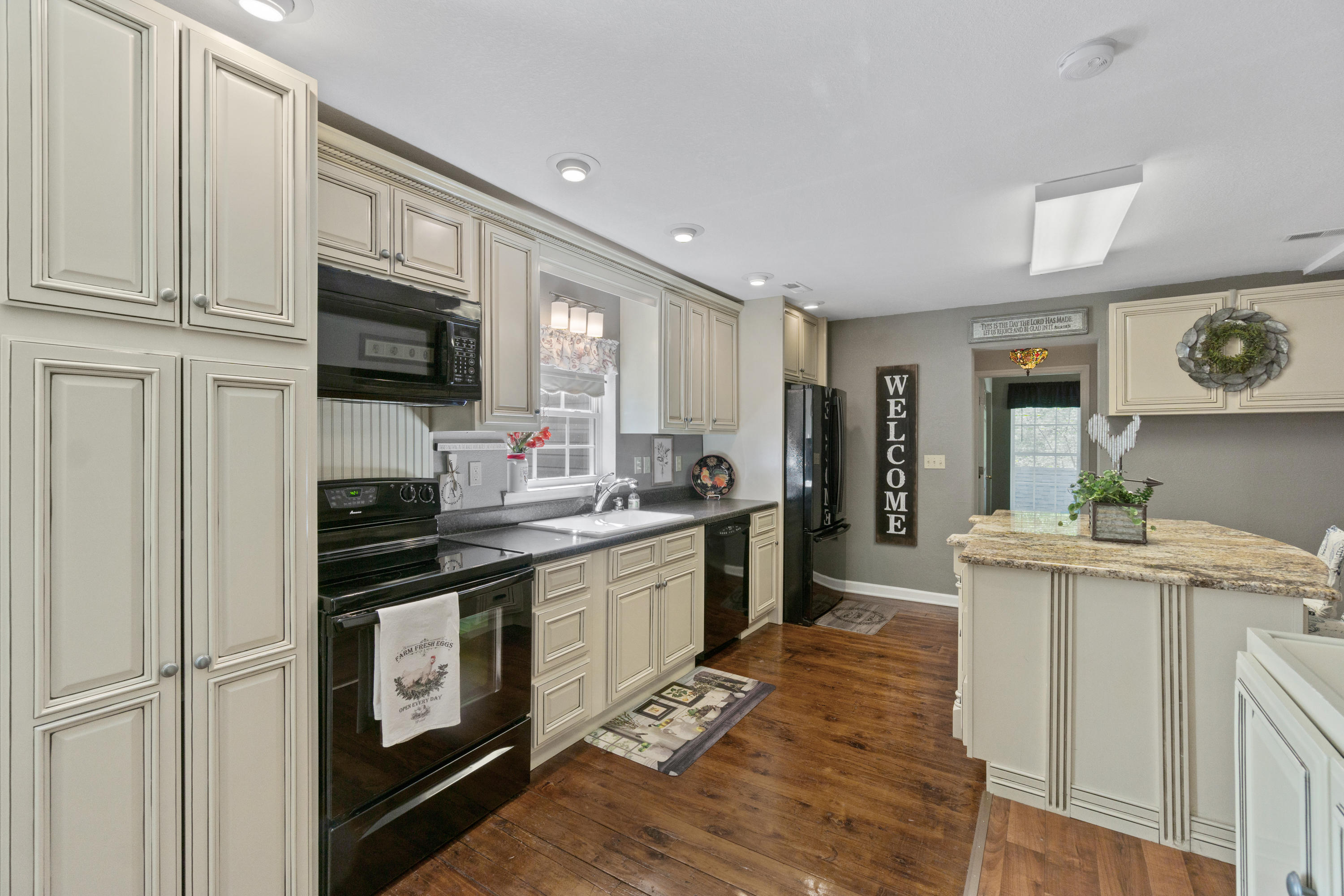 6661 Sandswitch Road Hixson, TN 37343 - Photo 10 of 57 Updated kitchen cabinets
