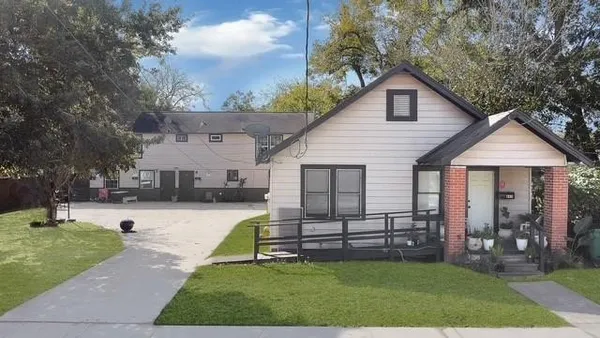 $950 | 605 East Hunnicutt Street, Unit C, Baytown, TX 77520