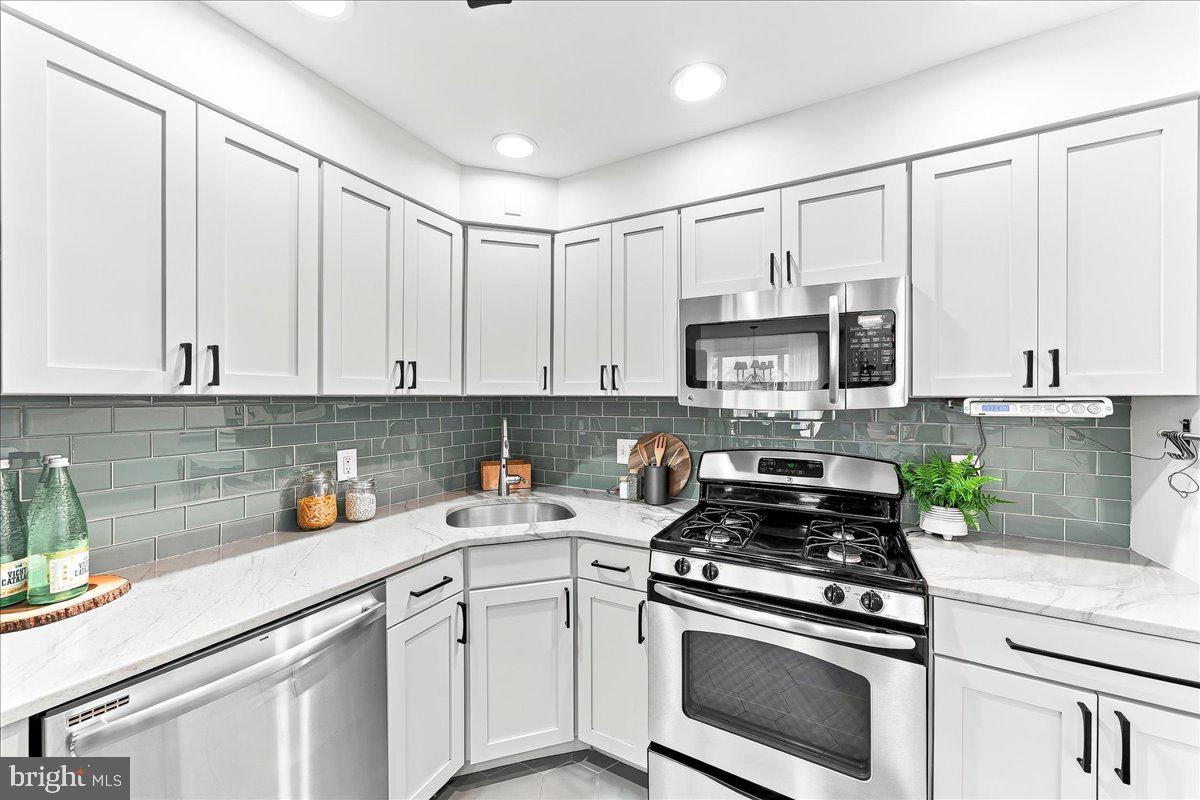326 Glen Ridge Road Havertown, PA 19083 - Photo 10 of 38