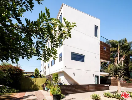 $1,495,000 | 6075 Hargis Street, Los Angeles, CA 90034