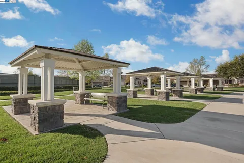 $505,000 | 2961 Clear Pt Way, Manteca, CA 95336