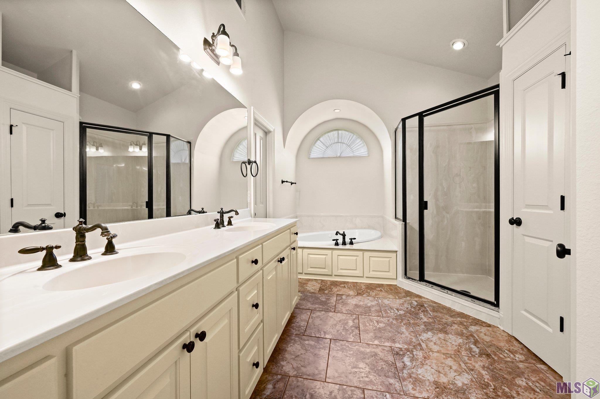 8874 Foxgate Drive Baton Rouge, LA 70809 - Photo 14 of 29 Gallery Image 14