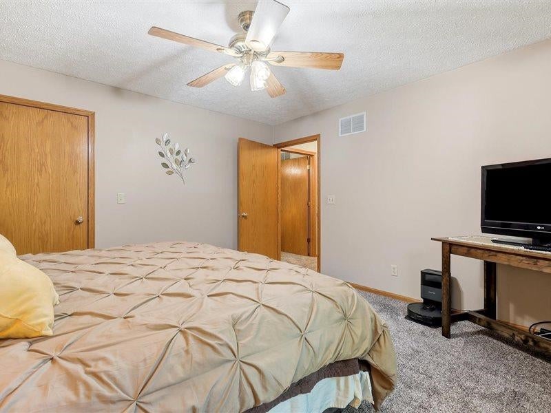 9800-9801 Cedar Street Bernard, IA 52032 - Photo 20 of 52 Gallery Image 20
