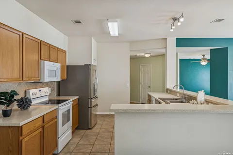 $275,000 | 10319 Grand Clb Drive, San Antonio, TX 78239