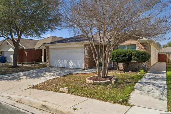 $275,000 | 10319 Grand Clb Drive, San Antonio, TX 78239