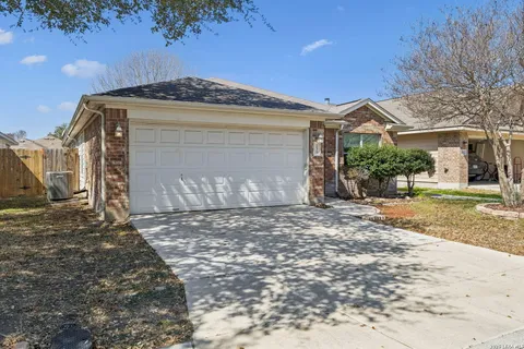 $275,000 | 10319 Grand Clb Drive, San Antonio, TX 78239