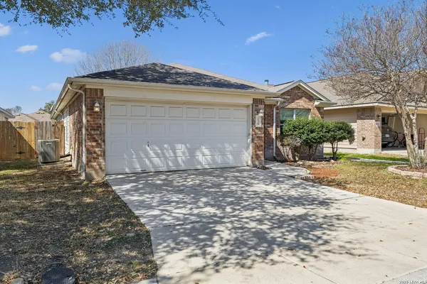 $275,000 | 10319 Grand Clb Drive, San Antonio, TX 78239