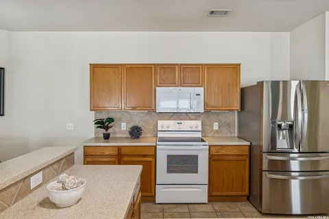 $275,000 | 10319 Grand Clb Drive, San Antonio, TX 78239