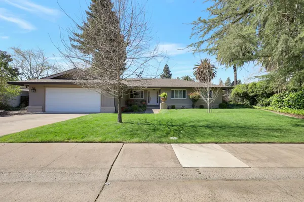 $705,000 | 2851 Royal Palm Way, Carmichael, CA 95608