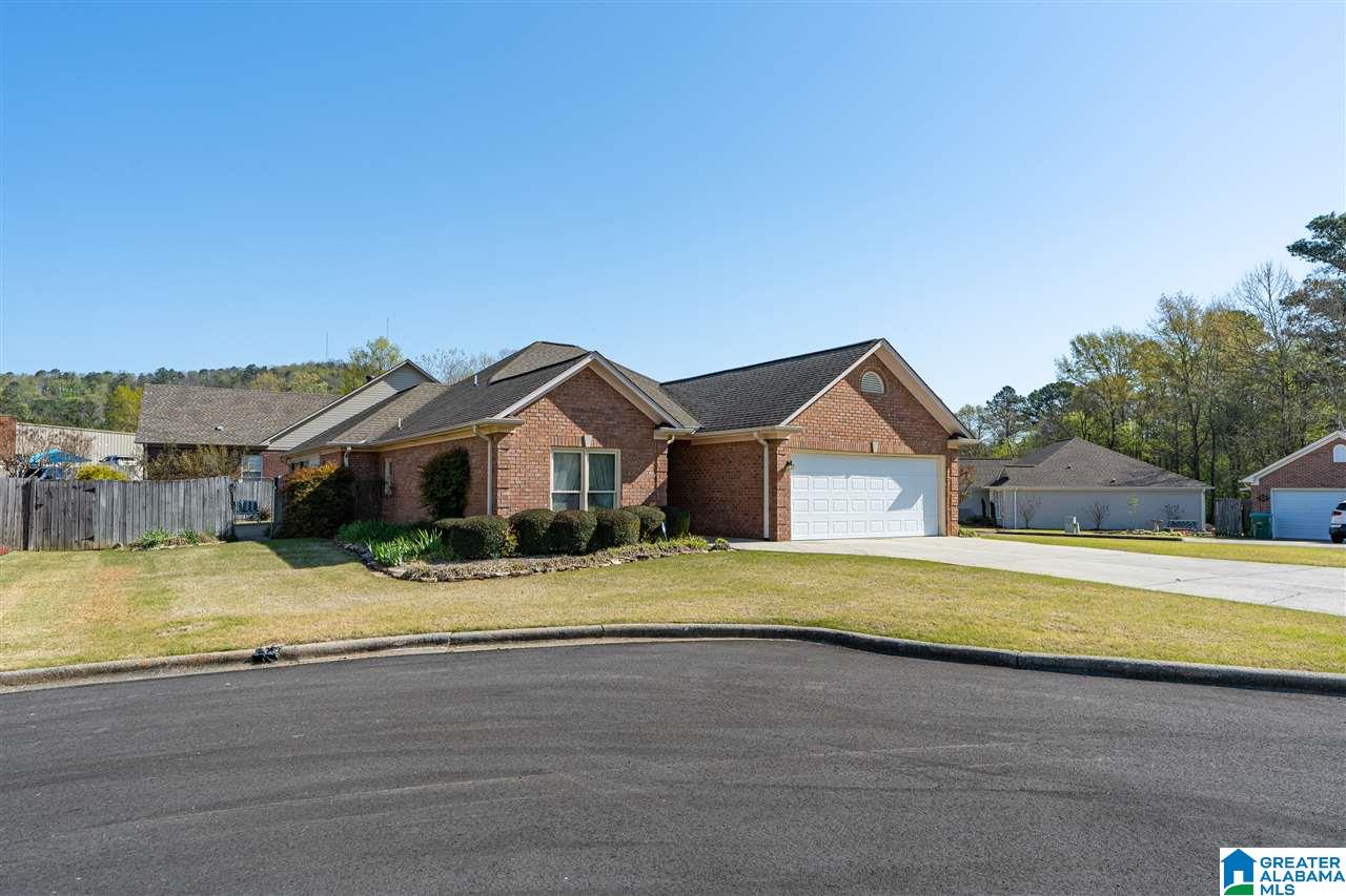 121 Oak Meadow Circle Oneonta, AL 35121 - Photo 2 of 31