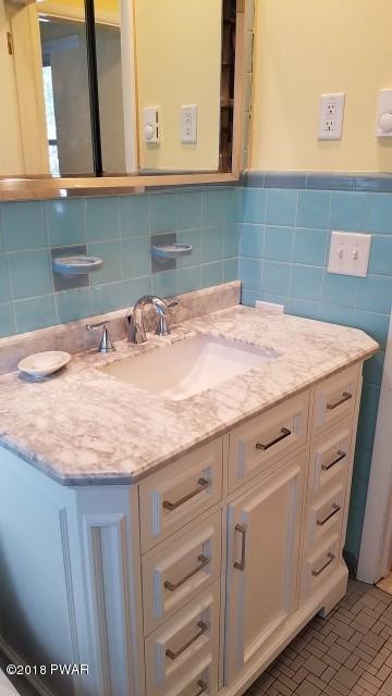 1758 Rt 590 Hawley, PA 18428 - Photo 7 of 18