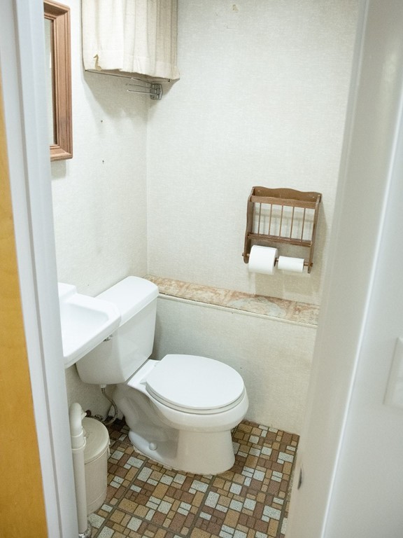 3795 Lyell Road Gates, NY 14606 - Photo 19 of 34