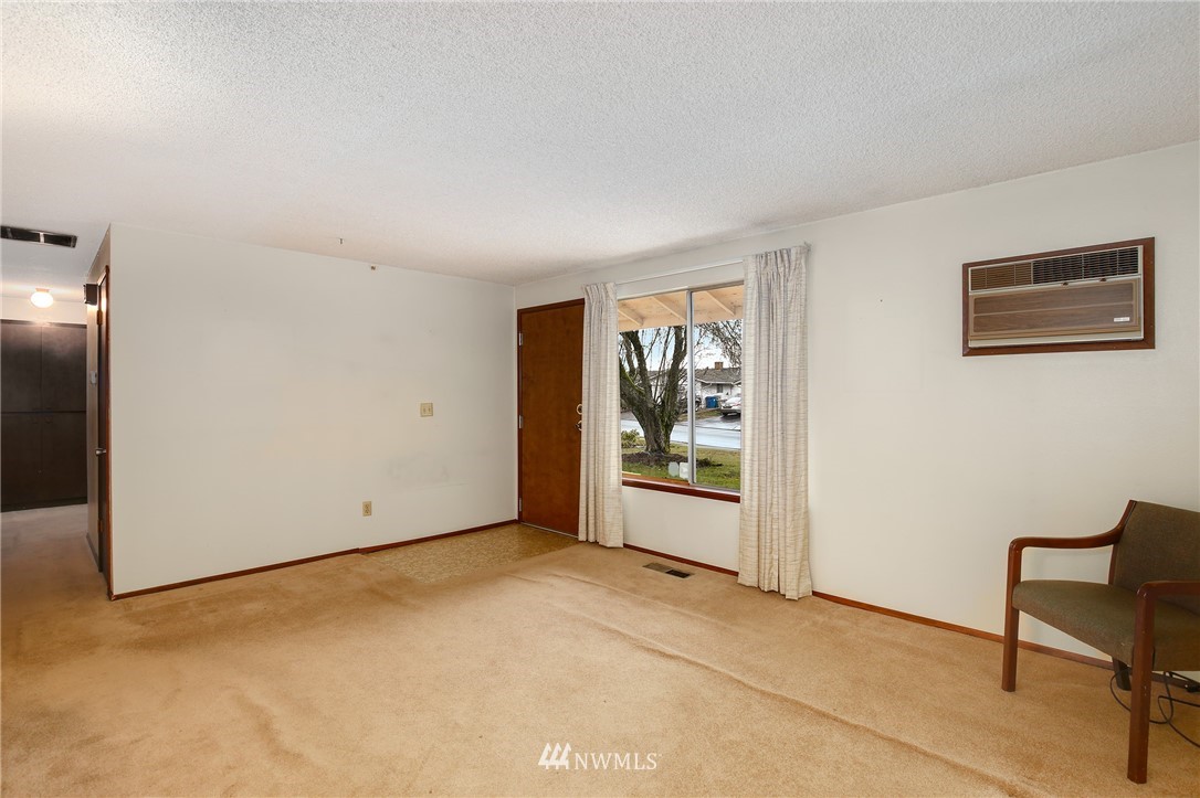 17734 113th Place Southeast Renton, WA 98055 - Photo 4 of 22