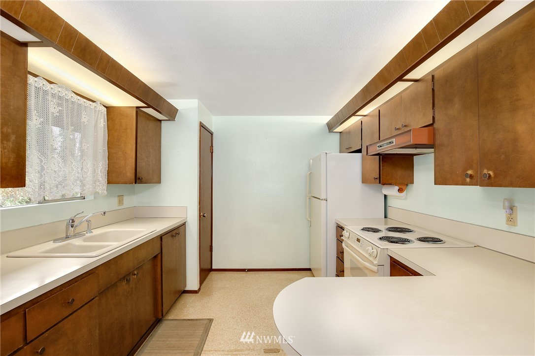 17734 113th Place Southeast Renton, WA 98055 - Photo 7 of 22