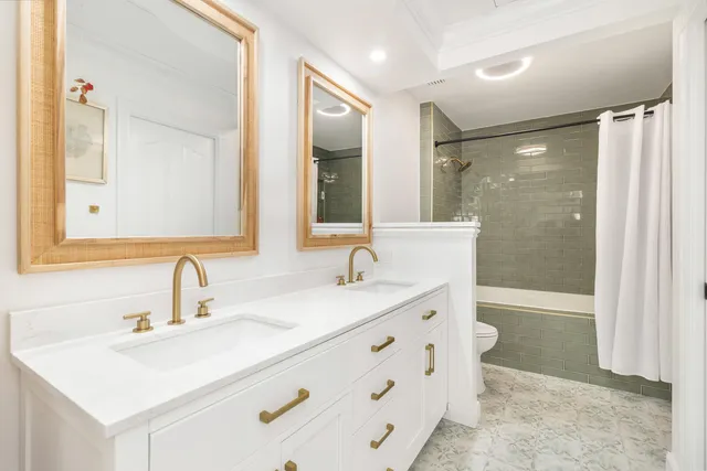 $398,000 | 8110 Oakton Court, Unit 10B, Lake Clarke Shores, FL 33406