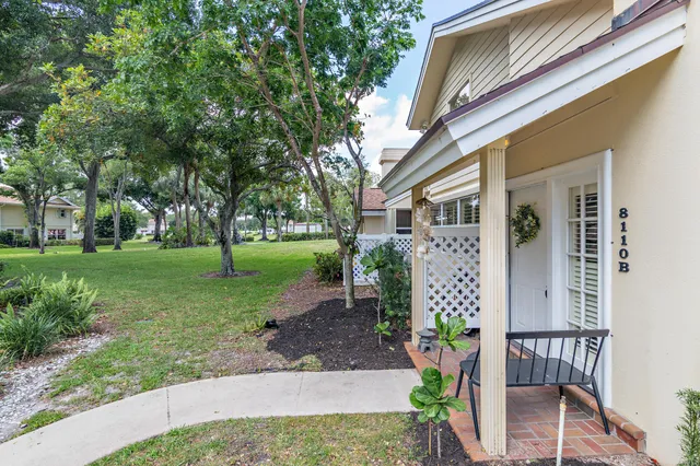 $398,000 | 8110 Oakton Court, Unit 10B, Lake Clarke Shores, FL 33406