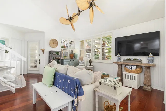 $398,000 | 8110 Oakton Court, Unit 10B, Lake Clarke Shores, FL 33406