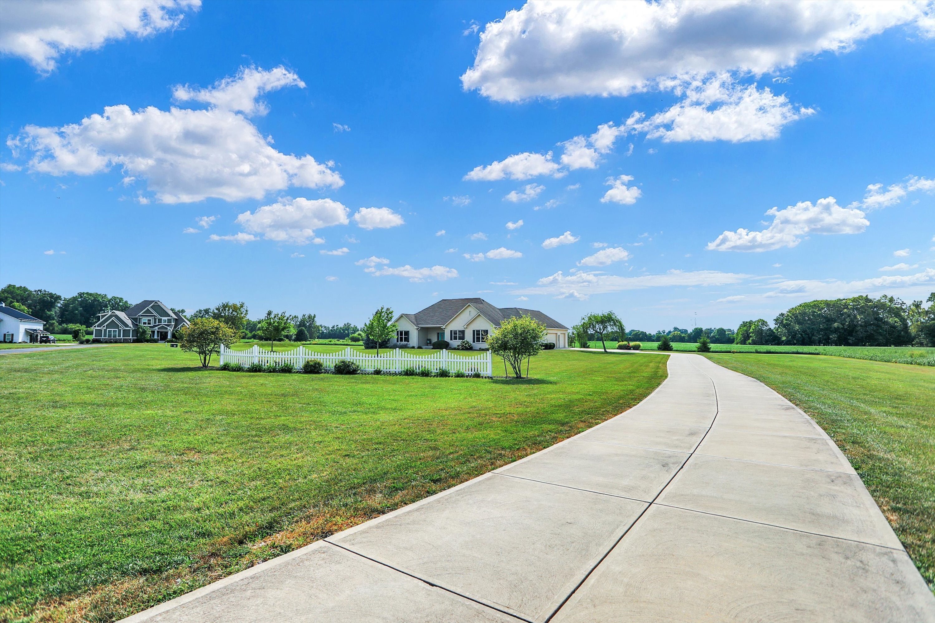 3498 Mullinix Road Greenwood, IN 46143 - Photo 3 of 62 Gallery Image 3