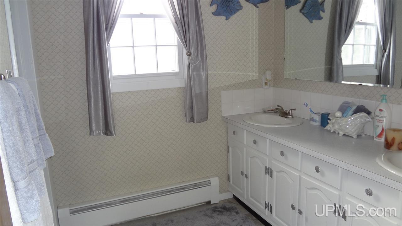 516 Riverside Road Marquette, MI 49855 - Photo 20 of 36